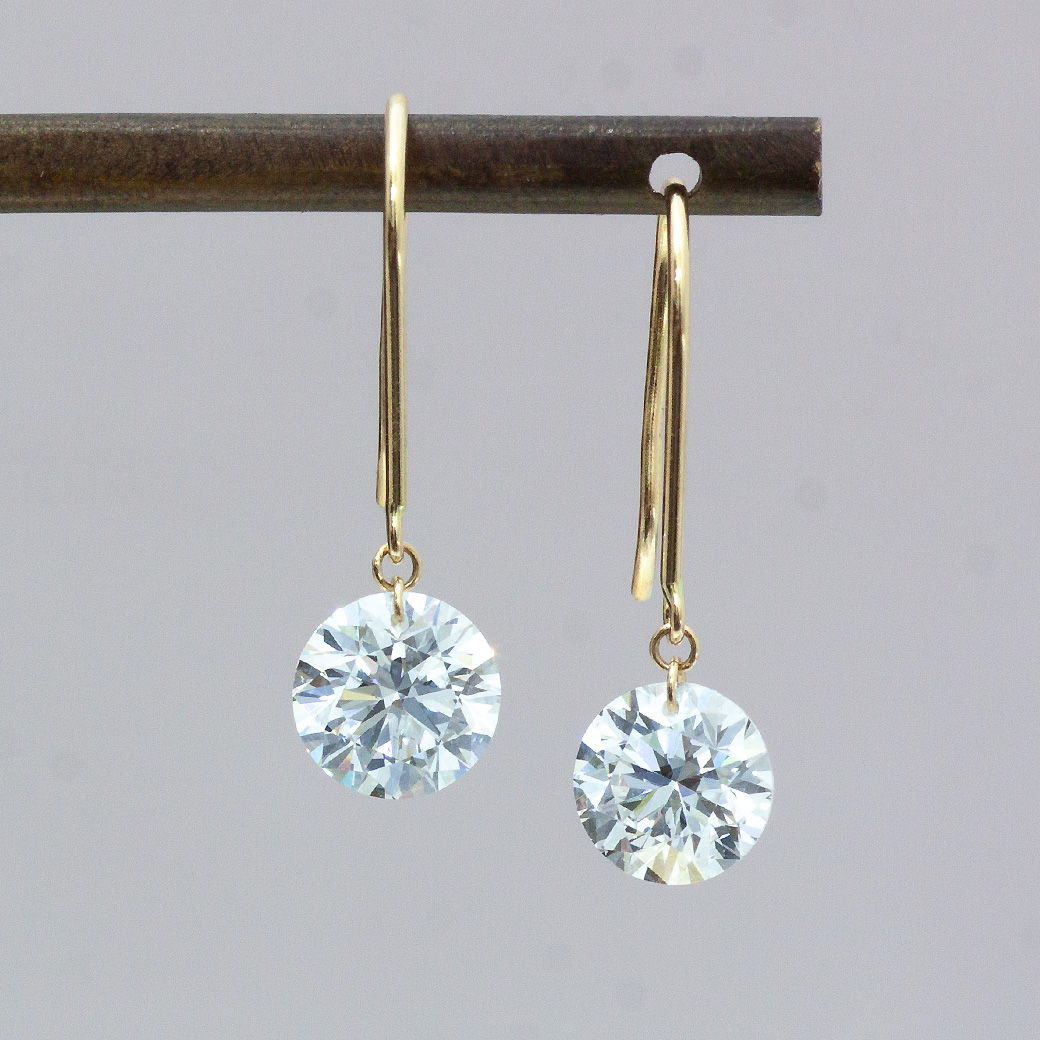 楽天市場】K18 K10 レーザーホール ダイヤモンド アメリカンピアス