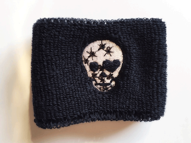 楽天市場】骸骨リストバンド 白 黒 キラキラ 髑髏 ドクロ punk rock