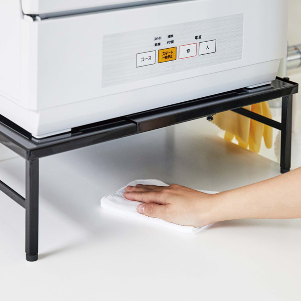 伸縮食洗機ラック タワー ホワイト ブラック Tower 食器洗浄機 食器乾燥機 幅最大62cm サイズ調整 サイズ可変 工事不要 アジャスター付 フック付 省スペース キッチンラック シンク 台所 棚 置き台 スタンド シンプル ミニマル モノトーン おしゃれ 山崎実業