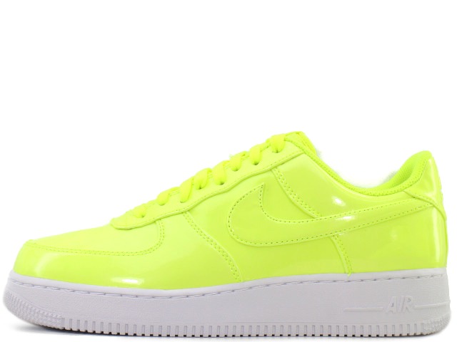 NIKE AIR FORCE 1 07 LV8 UV VOLT/VOLT-WHITE-WHITE  AJ9505-700\u003cBR\u003eナイキ 空軍 1 07 エレベイト ウルトラ相撲取り草 雄捩子/白いこと