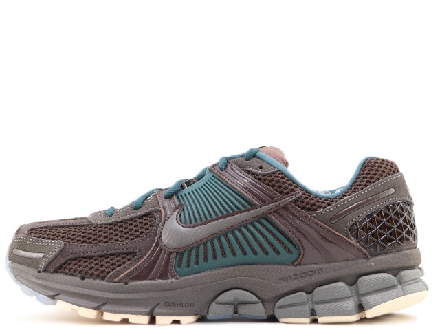 NIKE ZOOM VOMERO 5 PREMIUM FQ8174-237\u003cBR\u003eナイキ 望遠レンズ ボメロ 5 割り増し金 バロック赤銅色/ミディアムアッシュBAROQUE BROWN/MEDIUM ASH
