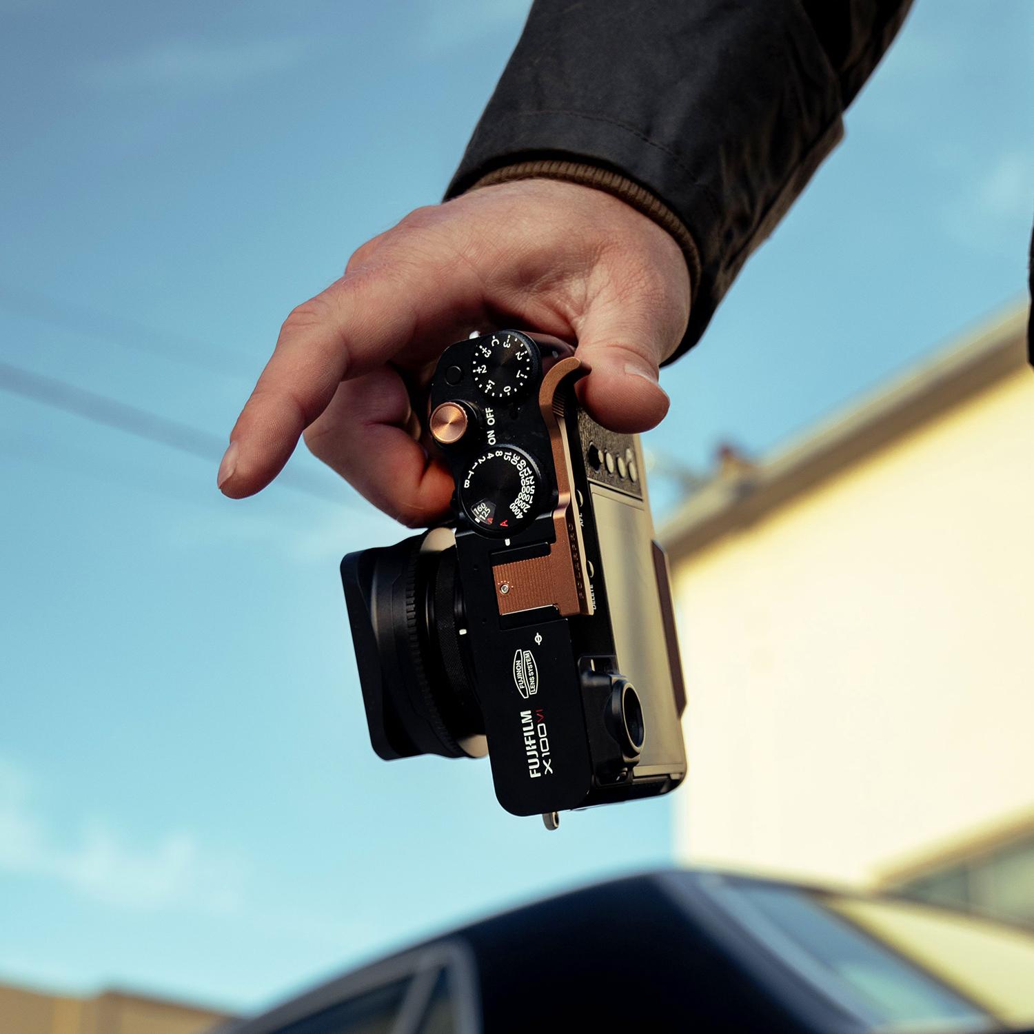 PolarPro サムグリップ FUJIFILM X100VI用 コールドシューマウントに身をもって相応う 万物の霊長科学技術に基づいたひな形
