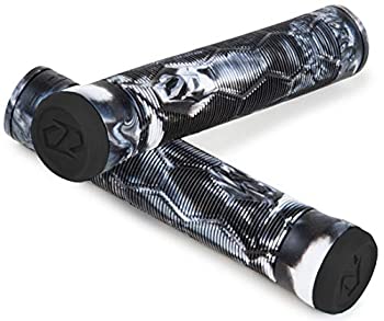 【中古】【輸入品・未使用】Fuzion Pro スクーター 六角グリップ BMX バイクグリップ ブラック&ホワイト 渦巻き