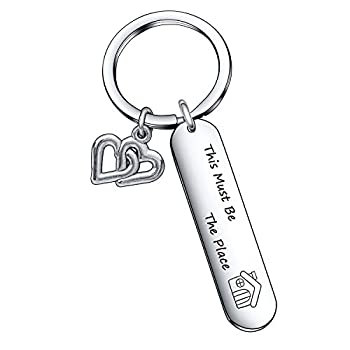 【中古】【輸入品・未使用】De&ai 「This Must Be The Place」キーチェーン 新築祝い ギフト 不動産業者 ギフト ホームアクセサリー ? フレンド|スカイマーケットプラス