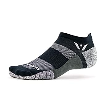 【中古】【インポート品・未当て嵌める】Swiftwick- FLITE XT ZERO ノンスリップランニングソックス ゴルフ靴下 窮まりの兼ね合い性 US 大きさ: Small 色つや: 黒いこと