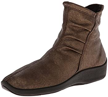 【中古】【輸入品・未使用】[Arcopedico] レディース US サイズ: 37 M EU カラー: ブラウン