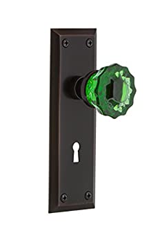 【中古】【輸入品・未使用】Nostalgic Warehouse 721836新しいYorkプレートwith Keyhole Passageクリスタルエメラルドガラスドアノブ、Timelessブロンズ、Passage???2.375