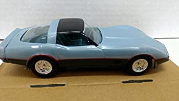 【中古】【輸入品・未使用】AMT 8290EO 1982 Chevrolet Corvette 1:25 Scale Built-up Plastic Promo - Silver Blue/Dark Blue