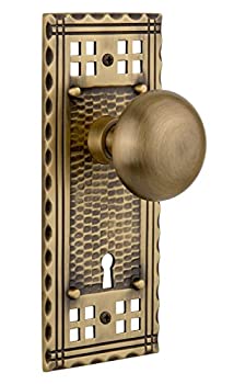 【中古】【輸入品・未使用】Nostalgic Warehouse Craftsman Plate with Keyhole New York Knob%ｶﾝﾏ% Mortise - 2.25%ｶﾝﾏ% Antique Brass by Nostalgic Warehouse｜スカイマーケットプラス