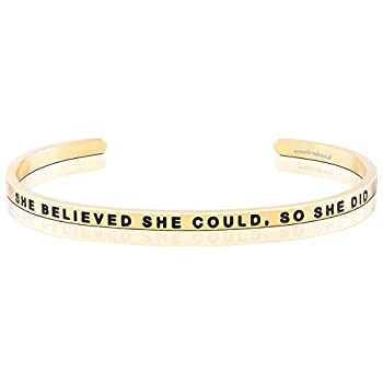 【中古】【輸入品・未使用】MantraBand ブレスレット - She Believed She Could%ｶﾝﾏ% So She Did - インスピレーション彫刻 調節可能なマントラカフ - シルバー、ゴールド、