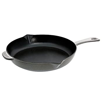 【中古】【輸入品・未使用】Staub 鋳鉄製10インチフライパン 10 Inch 1222618 [並行輸入品]｜スカイマーケットプラス