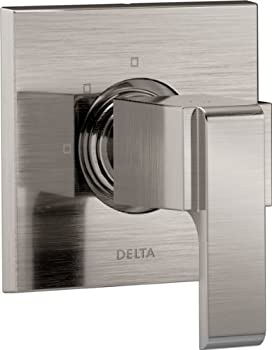 【中古】【輸入品・未使用】Delta Faucet 3段切り替え シャワーディバーター 5.25 x 5.25 x 2.41 inches T11867-SS 1|スカイマーケットプラス