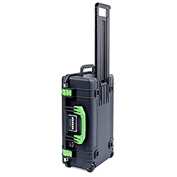 【中古】【インポート品・未当て嵌める】Pelican 1535 エア湖容れもの 菩提樹緑であることの手持ち部分\u0026ラッチ付き添い人 質問用紙付き添い人 黒いこと