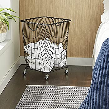 【中古】【輸入品・未使用】CosmoLiving by Cosmopolitan 29021 大型長方形ブラックメタルメッシュ洗濯物かご ホイール&ハンドル付き 16インチ x 24インチ