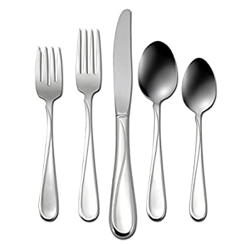 【中古】【インポート品・未当て嵌める】Oneida Flight 65 Piece Service for 12 Flatware Set by Oneida
