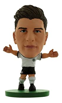 【中古】【輸入品・未使用】SoccerStarz Germany International Figurine Blister Pack Featuring Mario Gomez Home Kit (輸入版)｜スカイマーケットプラス