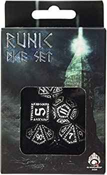 【中古】【輸入品・未使用】Runic Dice Black/White (7) Board Game [並行輸入品]｜スカイマーケットプラス