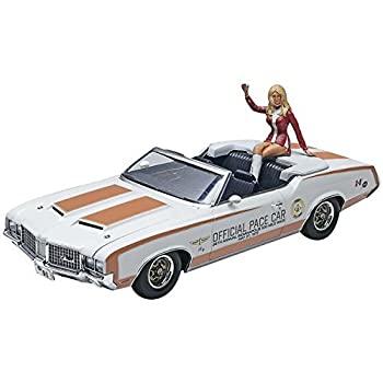 【中古】【輸入品・未使用】Revell 1972 Oldsmobile 442 Pace Car with figure [並行輸入品]