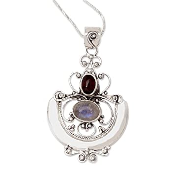 【中古】【輸入品・未使用】NOVICA .925スターリングシルバー レインボームーンストーンとガーネットペンダントネックレス 17インチ アラベスク