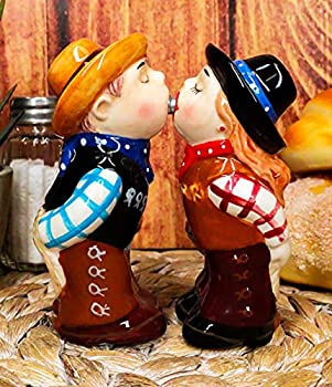 【中古】【輸入品・未使用】Ebros ウェスタン 素朴 カントリー カウボーイとカウガール キス マグネット式 塩コショウシェイカーセット 置物 パーティー キッチン 卓上 収集｜スカイマーケットプラス