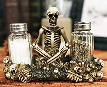【中古】【輸入品・未使用】Ebros ゴシック 死者の日 墓地 装飾 瞑想 スケルトン 骨とスカル 塩と胡椒 シェイカーホルダー 置物セット 幅6.5インチ ファンタジー キッチン｜スカイマーケットプラス