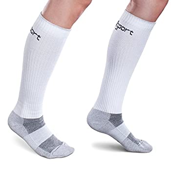 【中古】【インポート品・未当てはめる】CoreSport アスレチック 公演 コンプレッションソックス - 15-20mmHg マイルドグラデーションコンプレッション(白いこと L)
