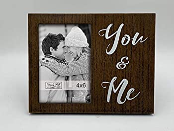 【中古】【輸入品・未使用】Windy Hill Collection 4 x 6 You & Me 壁またはテーブルトップ ブラウン木製写真フレーム ホワイトフローラルデザイン (4インチ x 6インチ 垂直