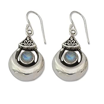 【中古】【輸入品・未使用】NOVICA レインボームーンストーン .925スターリングシルバー ダングルフックイヤリング 女神 幸運