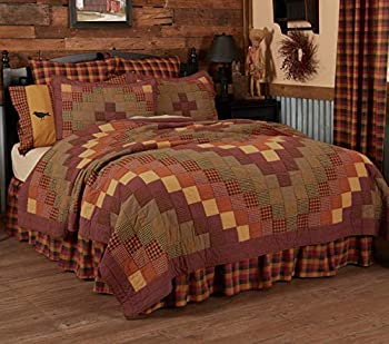 【中古】【輸入品・未使用】VHC Brands Heritage Farms クイーンキルト 幅90x長さ90 プリミティブカントリーパッチワークデザイン バーガンディ