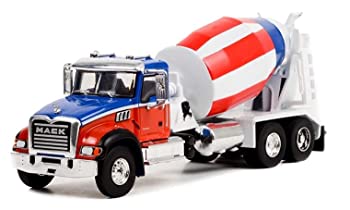 【中古】【輸入品・未使用】Greenlight Collectibles 45150-C S.D.トラックシリーズ15 - 2019 マックグラナイトセメントミキサー - レッド、ホワイト、ブルー 1:64スケール