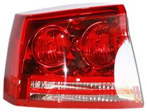 【中古】【輸入品・未使用】TYC 11-6200-01 ダッジチャージャー 運転席側 交換用テールライトアセンブリ