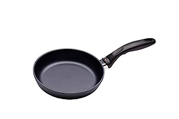 【中古】【輸入品・未使用】Swiss Diamond フライパン 20cm