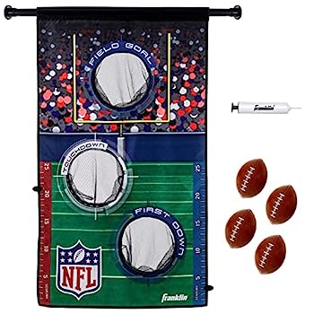 【中古】【輸入品・未使用】Franklin Sports NFL ミニフットボールトスターゲットゲーム - NFLドアジャムフットボール ドアの上のターゲット + (4) ミニフットボールセット