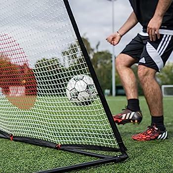 【中古】【輸入品・未使用】QUICKPLAY (クイックプレイ) スポットターゲット サッカーリバウンダー | チームやソロサッカートレーニングに最適 8 x 5フィート