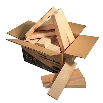 【中古】【輸入品・未使用】CONSDAN (コンダン) Hickory (ヒッコリー) スモーキングウッドチップ BBQ料理 天然木チャンク 600立方インチ 米国産 窯元 乾燥したヒッコリー薪｜スカイマーケットプラス