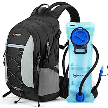【中古】【輸入品・未使用】MIRACOL 18L ハイドレーションバックパック 2.5L BPAフリーウォーターブラダー付き 大容量ハイドレーションパック ウエストポーチ2つ付き 断熱ウ