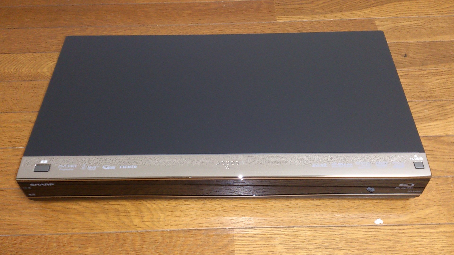 【中古】【非常に良い】シャープ 500GB 2チューナー ブルーレイレコーダー AQUOS BD-W550