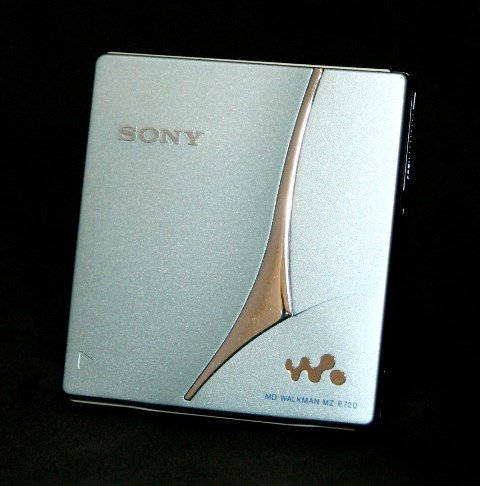 【中古】【非常に良い】SONY ソニー MZ-E720（L） ブルー ポータブルミニディスクプレーヤー MDLP対応 （ポータブルMDプレーヤー/MD再生専用機/MDウォークマン）