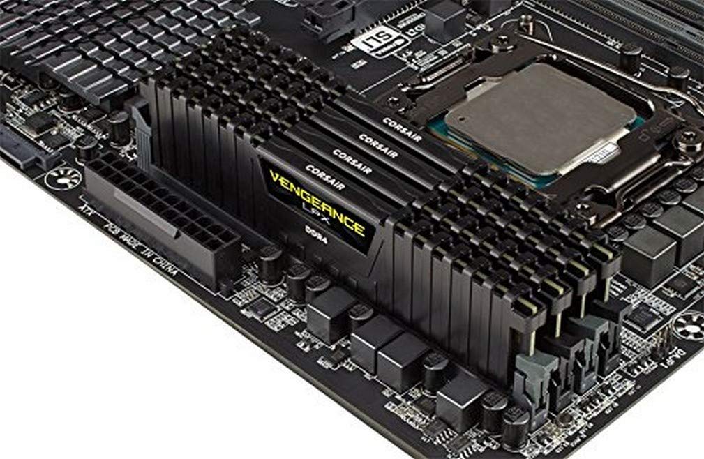 【中古】【非常に良い】CORSAIR DDR4-3200MHz デスクトップPC用 メモリモジュール VENGEANCE LPX シリーズ 32GB [8GB×4枚] CMK32GX4M4Z3200C16
