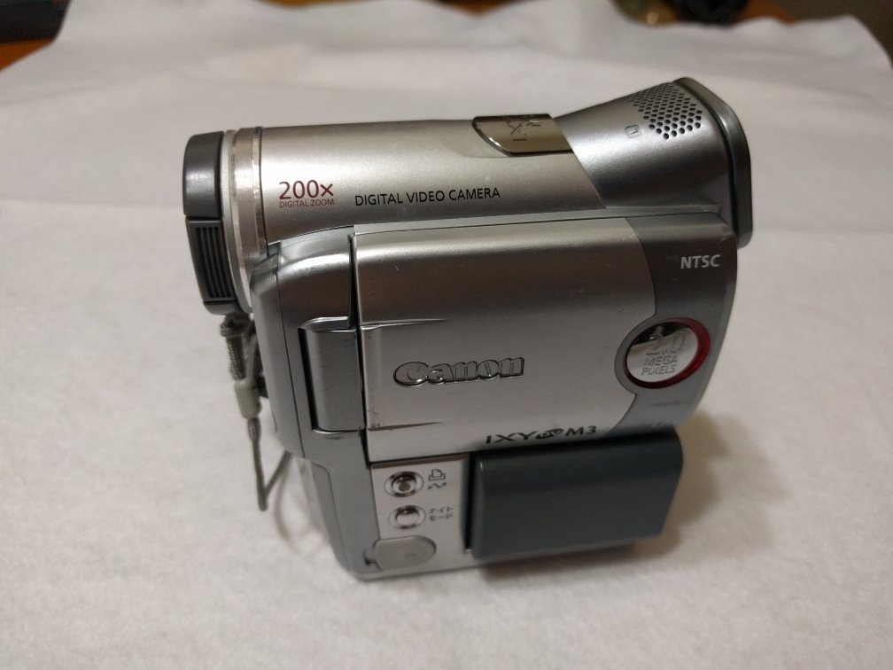 【中古】【非常に良い】Canon IXY DV M3 KIT デジタルビデオカメラ