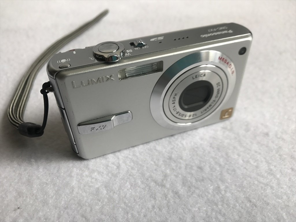 【中古】【人並み外れたに好いたらしい】パナソニック LUMIX FX7 シルキーシルバー DMC-FX7-S デジタルカメラ-コンパクトデジタルカメラ-カメラ・ビデオカメラ・光学機器