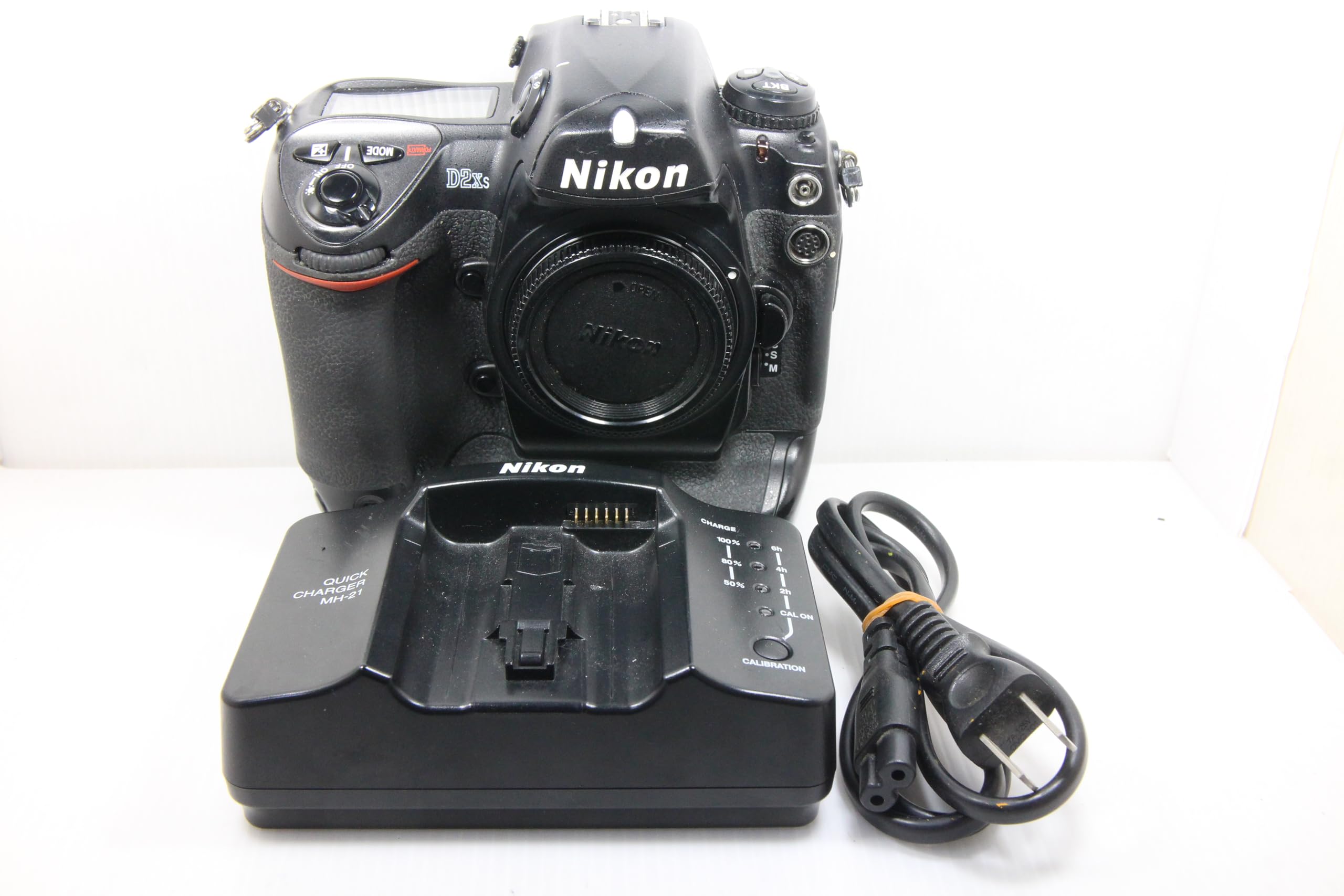 【中古】【非常に良い】Nikon デジタル一眼レフカメラ ボディ D2Xs D2XS
