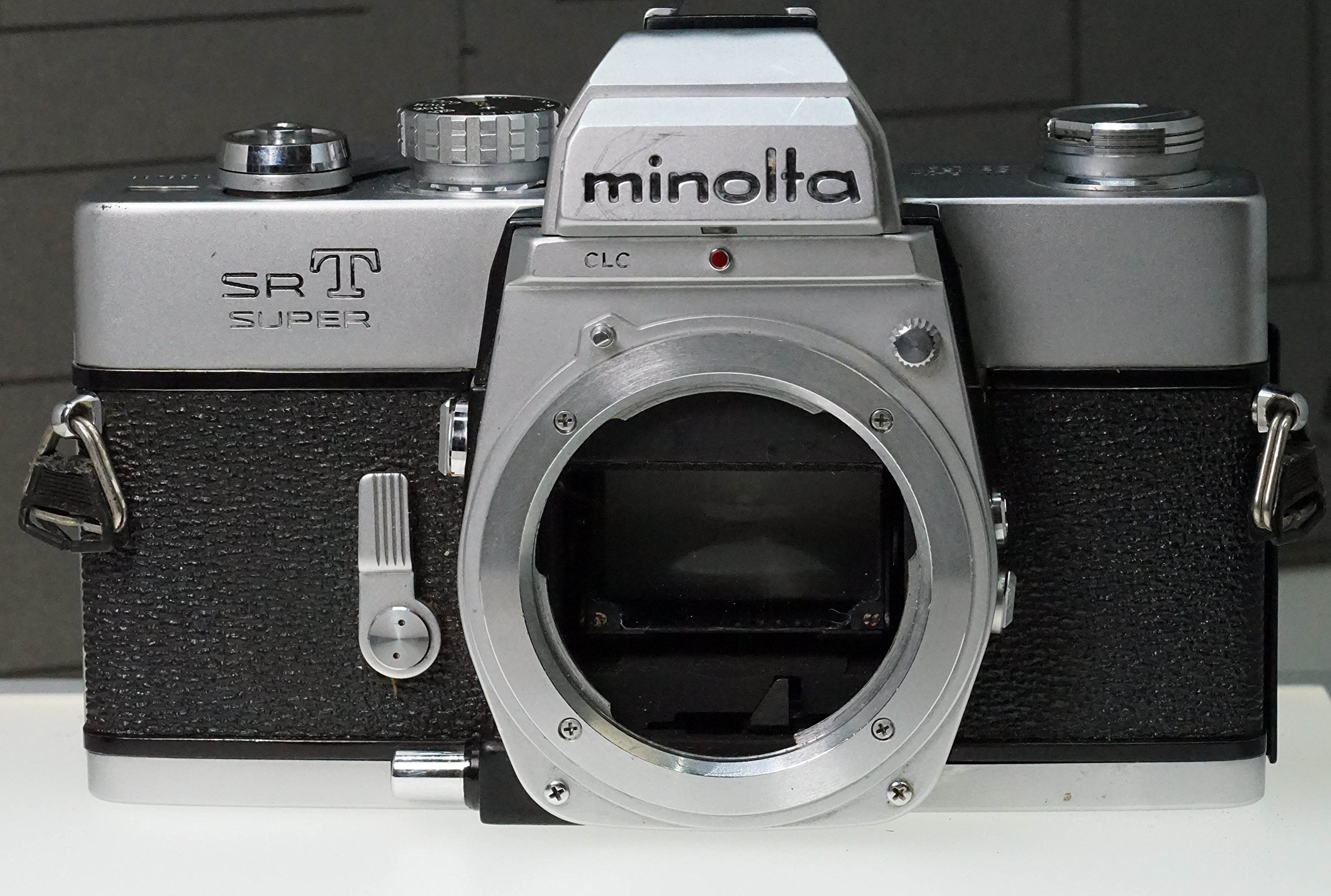 【中古】【人並み外れたに好いたらしい】minolta SRT SUPER しろがね色