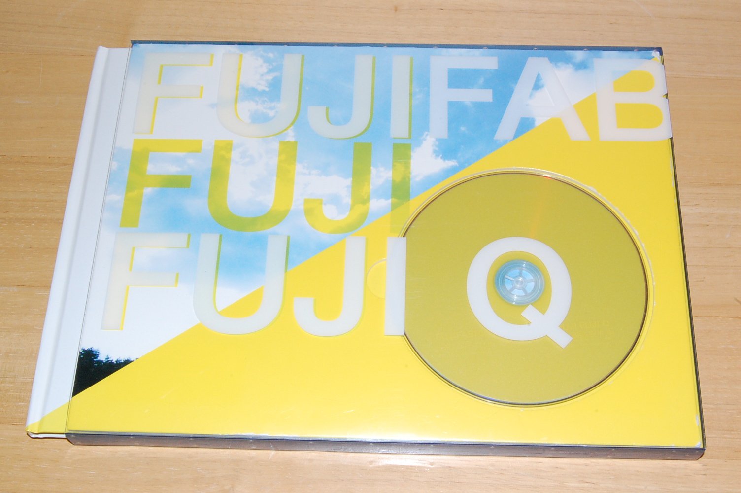 【中古】【非常に良い】フジファブリック presents フジフジ富士Q -完全版-(完全生産限定盤) [DVD]｜スカイマーケットプラス