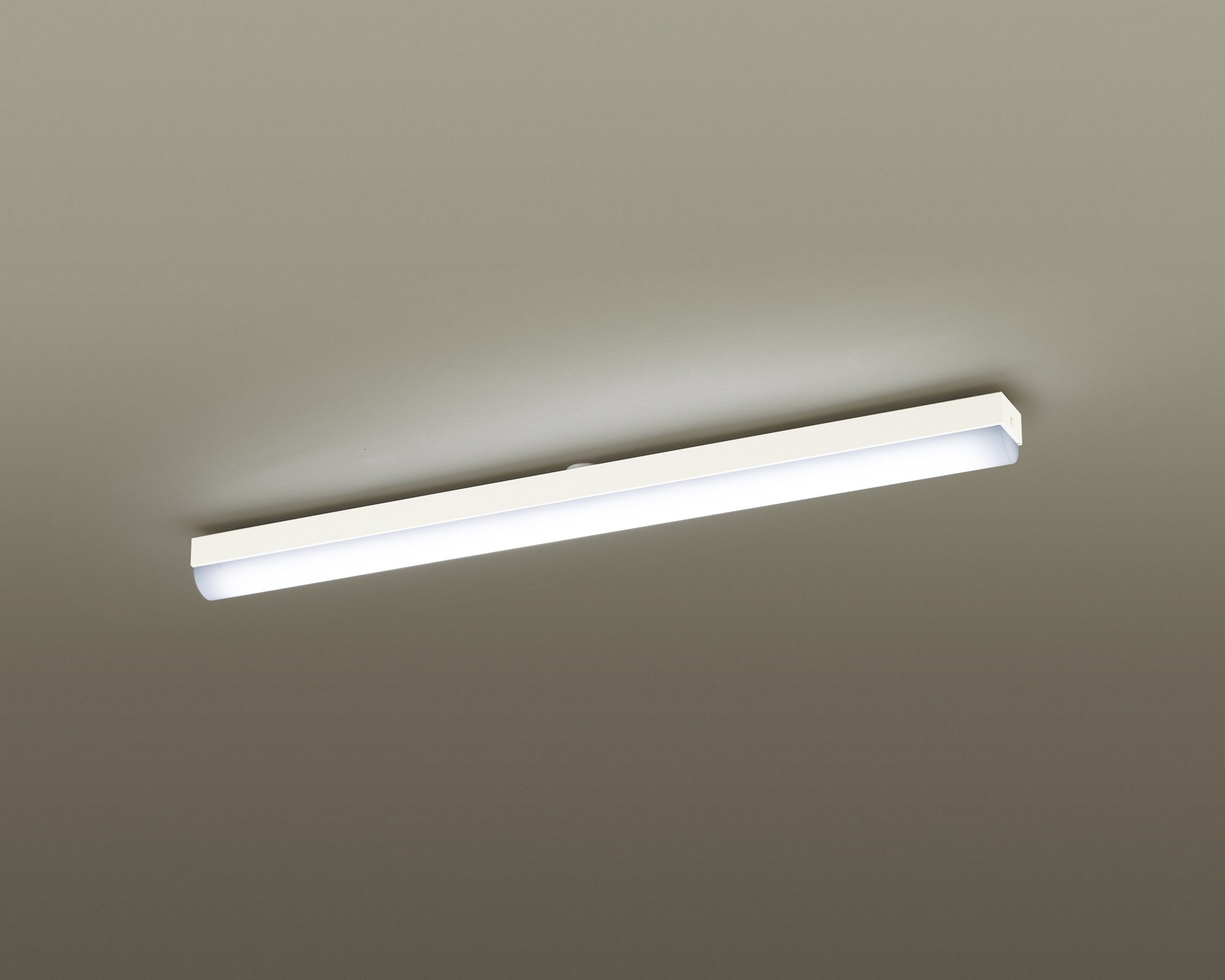 【貨物輸送無料】パナソニック LED キッチンベースライト 色：昼白いこと、大いさ：幅8.7糎・長125.2糎・高10.4