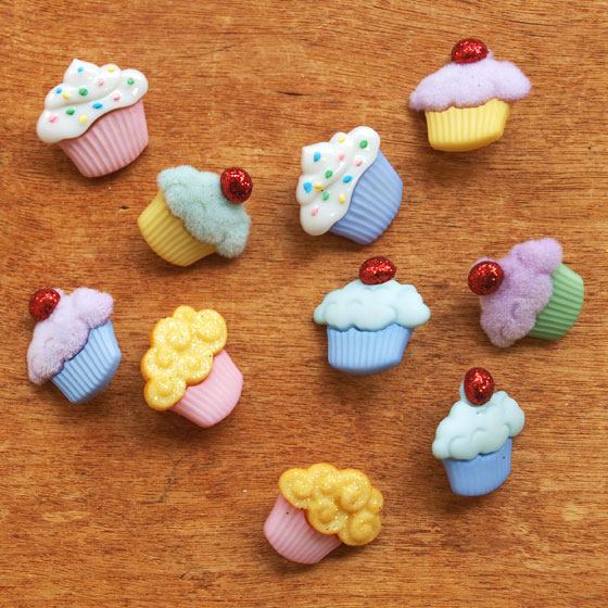 楽天市場 ボタン かわいい 手芸 入園入学 女の子 男の子 パーツ アメリカ Dress It Up ボタン 8個セット カップケーキトリーツ メール便対象品 Slowworks