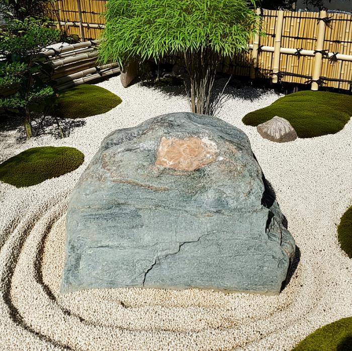 楽天市場】【送料無料】青石の自然飛石1枚【2】【1番石】青石を使っ