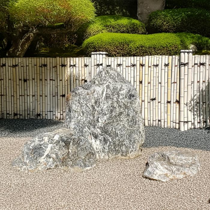 楽天市場】【送料無料】阿波の白青石3石SET【庭石】景石にいかが