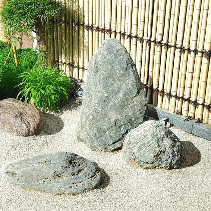 阿波の青石 庭石 貼り石 アプローチ 希少 飛石 セット 極上 20個 楽天市場】【送料無料】阿波の青石土留め石【お試し10石セット】お庭