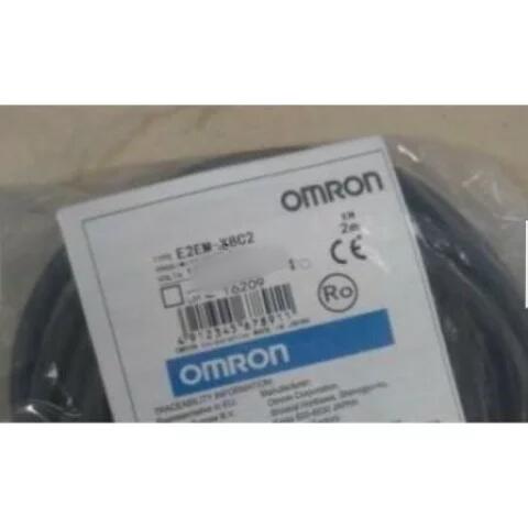 【新品◆適格請求書◆送料無料】OMRON オムロン E2EM-X8C2【６ヶ月保証】